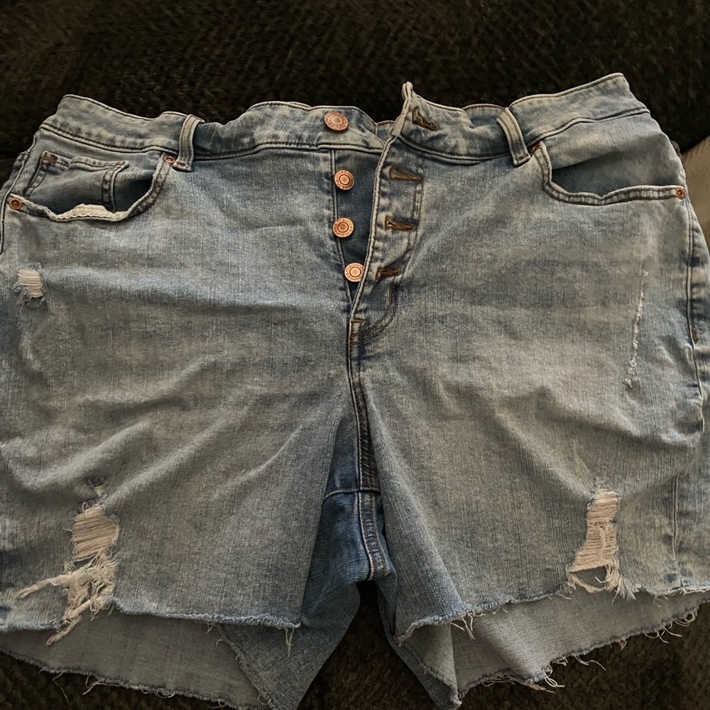 Woman’s Maurice’s size 20 shorts